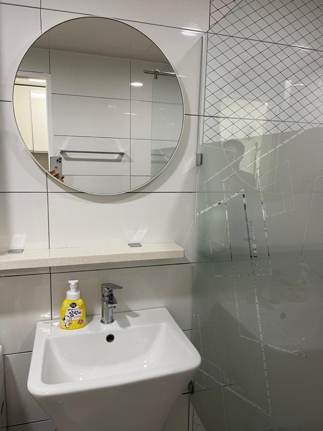 Hongdae Residence 3 - 1Min From Hongik Uni Station Exit #1 Сеул Екстериор снимка