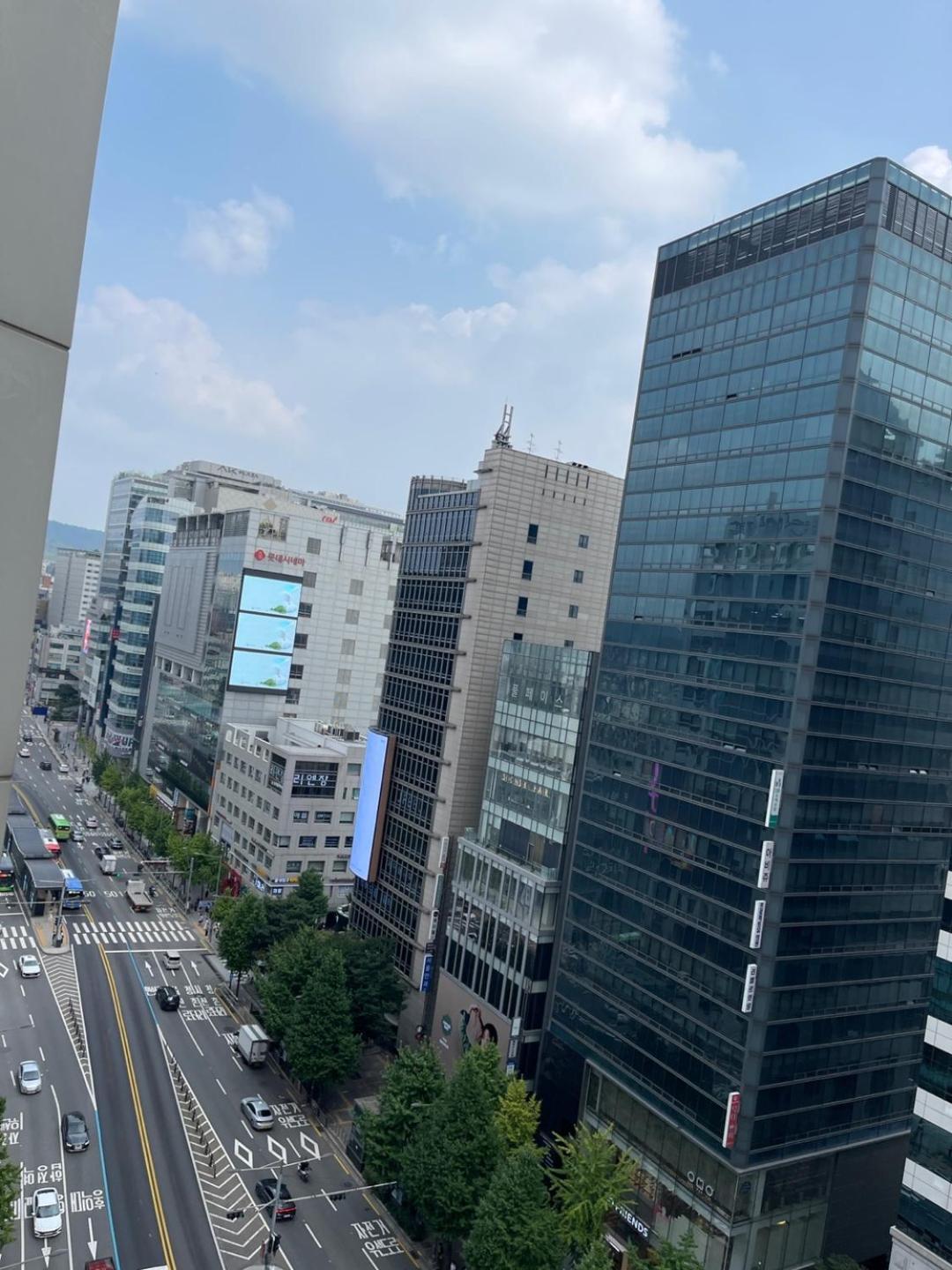 Hongdae Residence 3 - 1Min From Hongik Uni Station Exit #1 Сеул Екстериор снимка