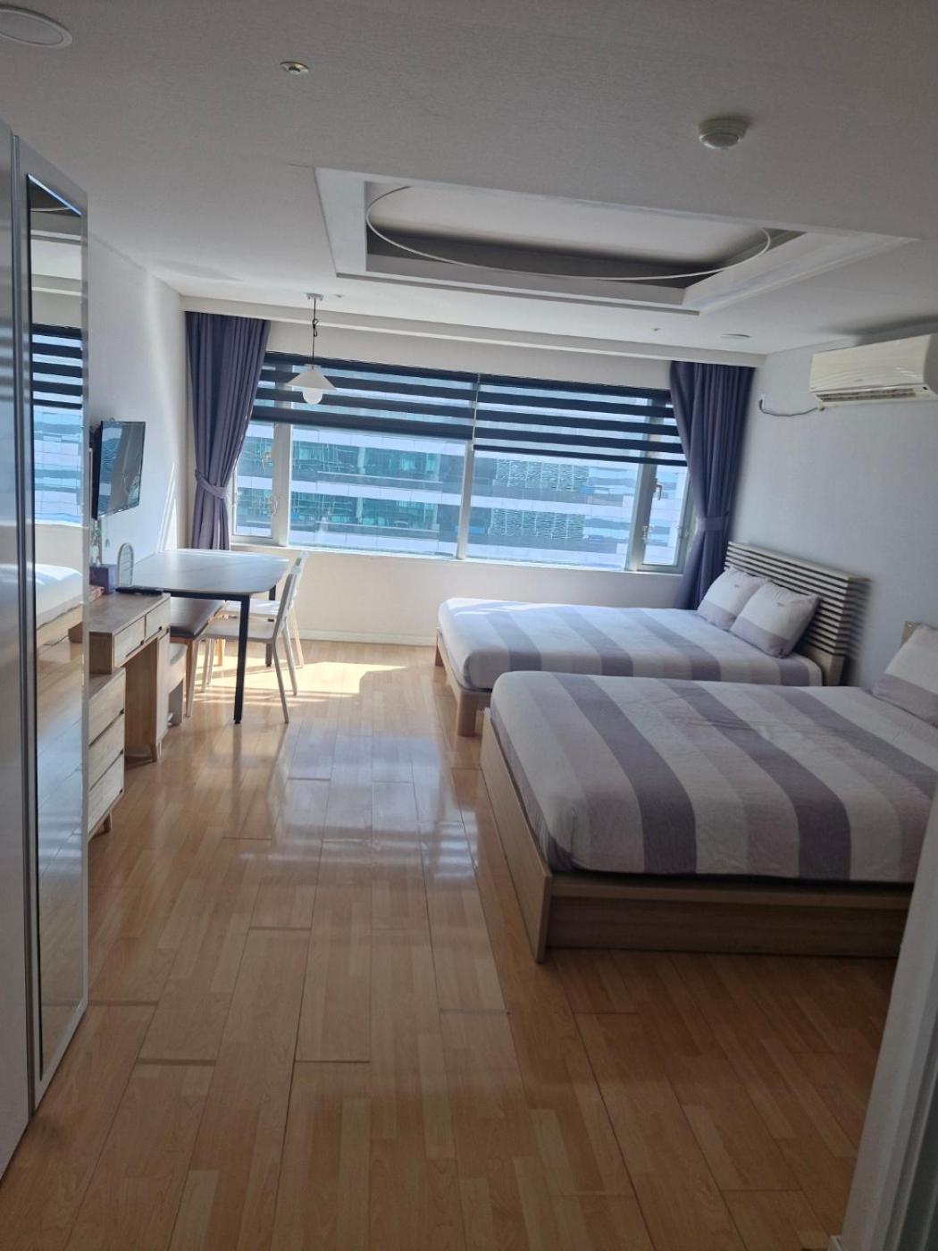 Hongdae Residence 3 - 1Min From Hongik Uni Station Exit #1 Сеул Екстериор снимка